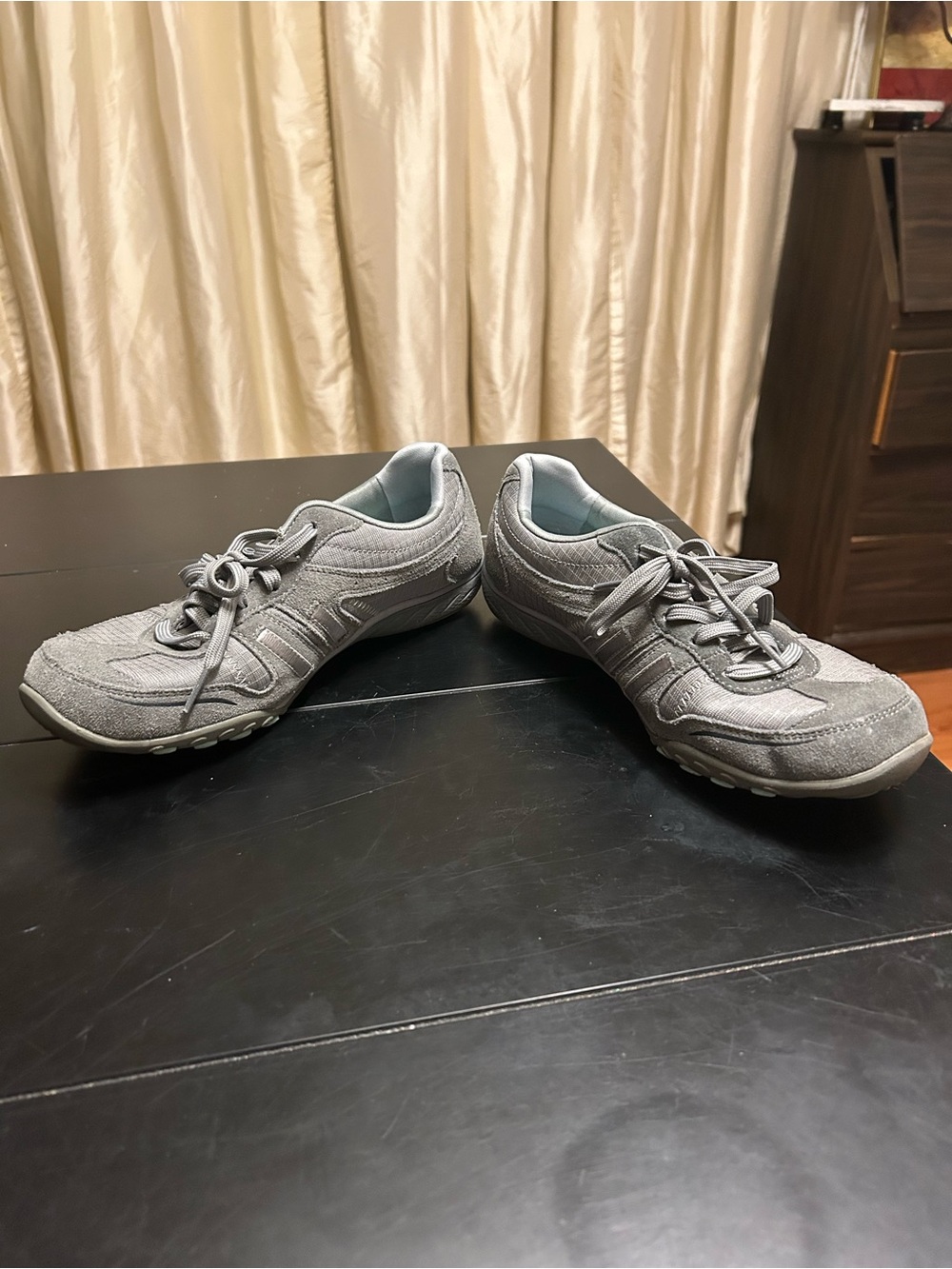 Skechers Light Gray Lace-Up Sneakers with Mint Insole - Picture 5 of 8